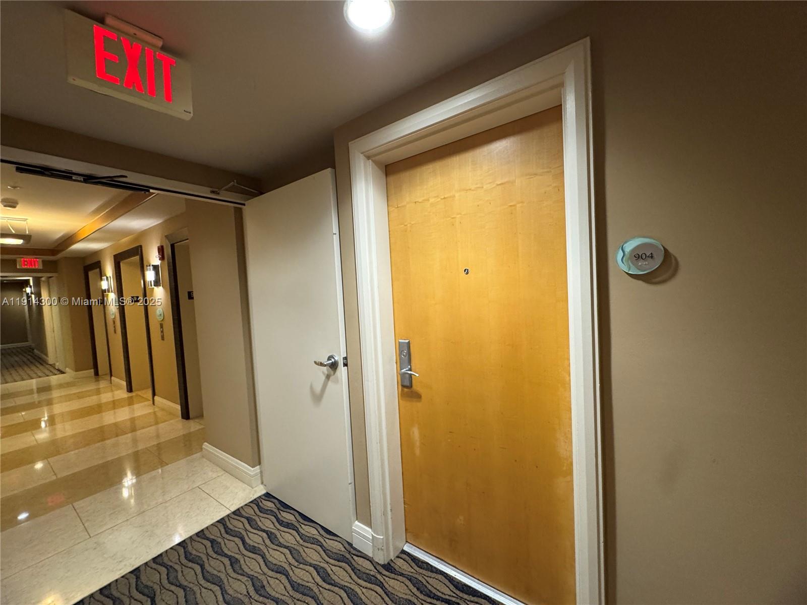 244 Biscayne Blvd #904