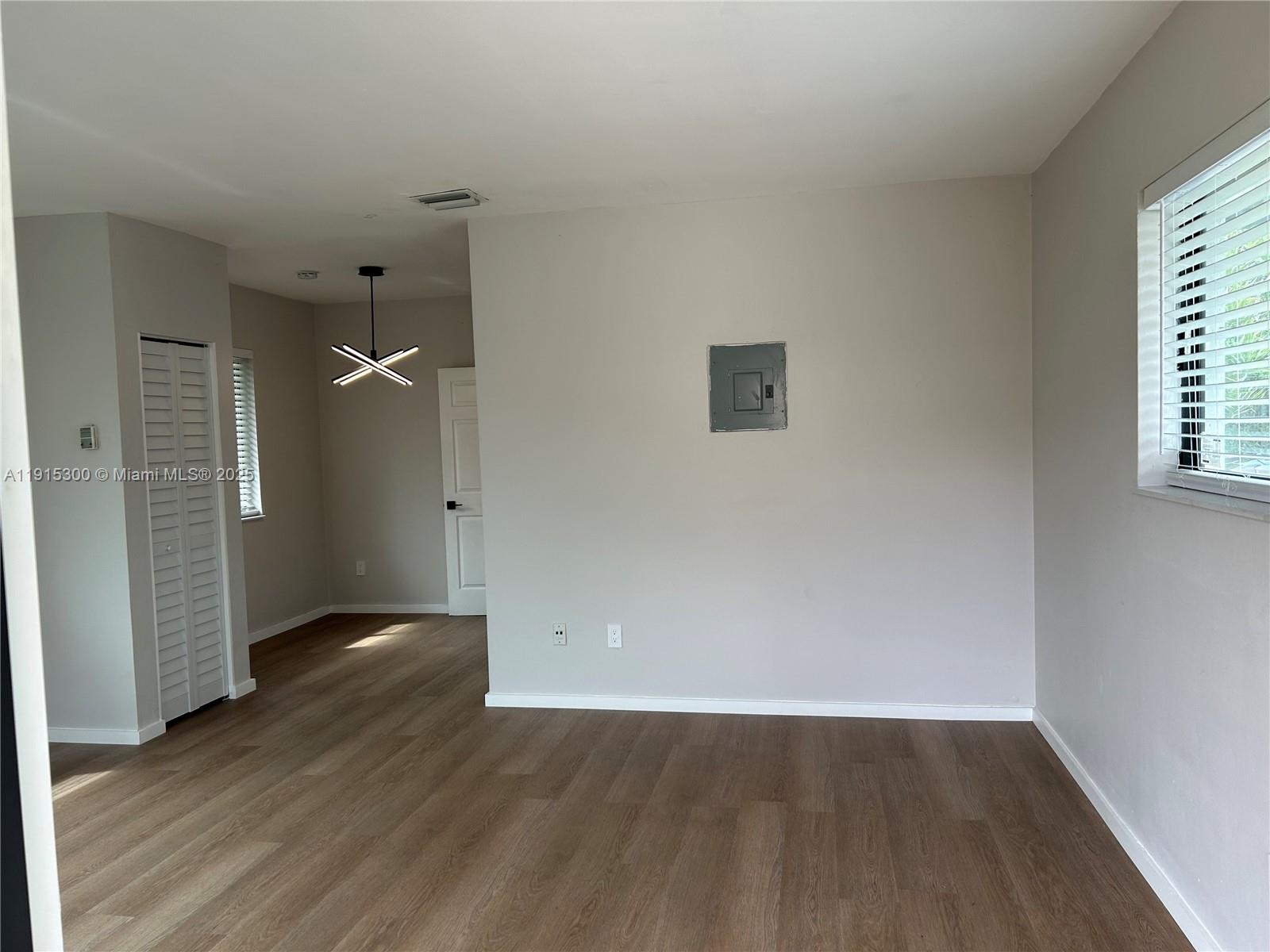 1280 NE 105th St #15