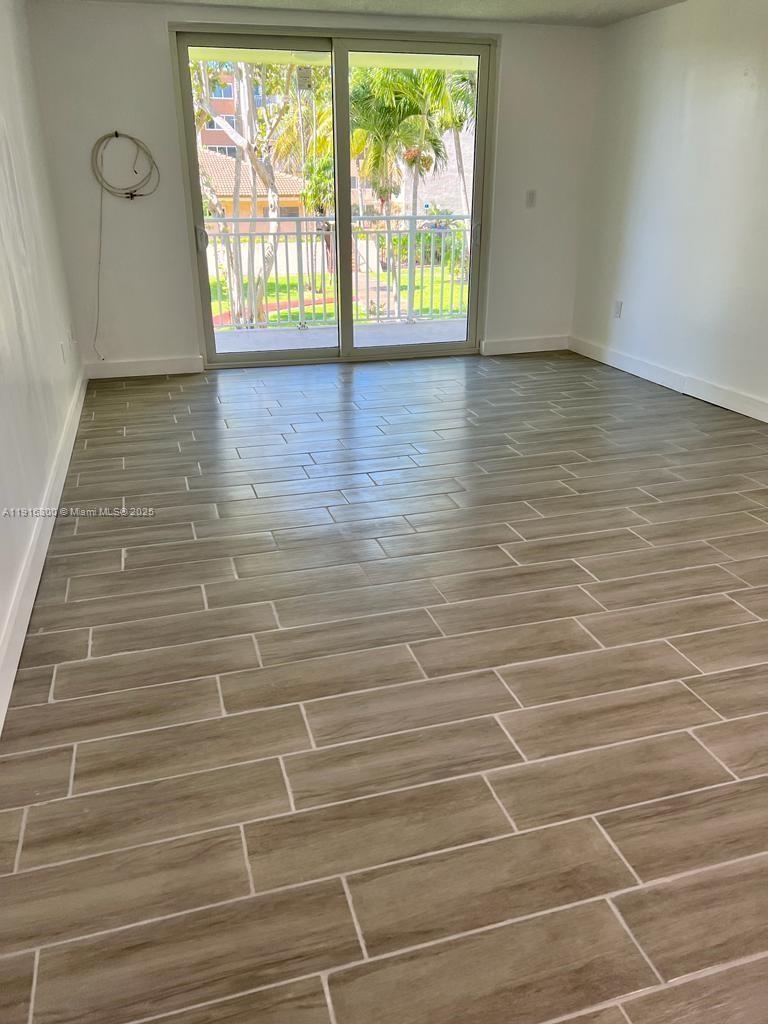 6940 Miami Gdns Dr #1-221 Hialeah, FL 33015