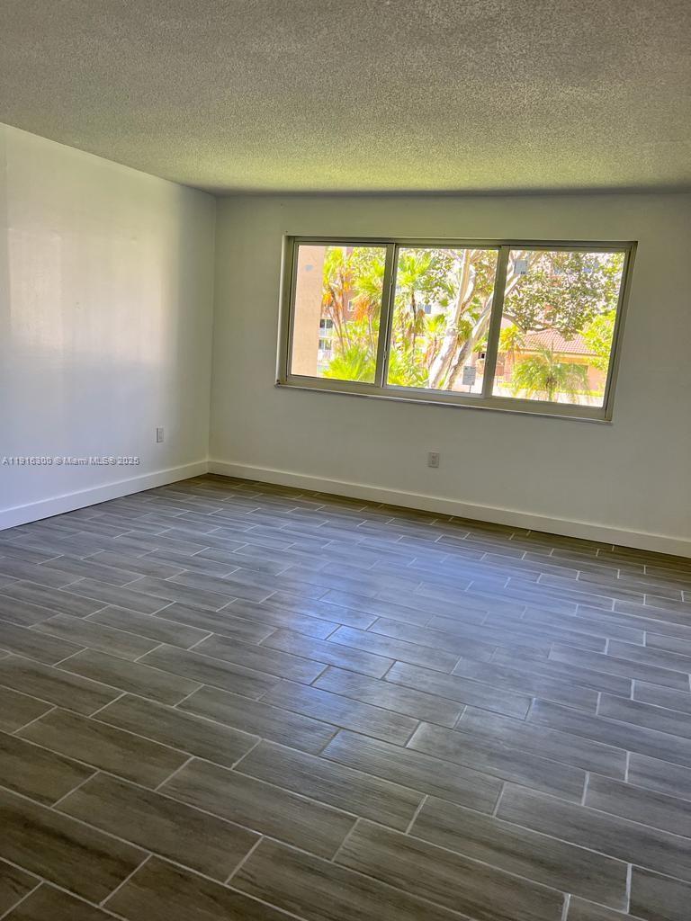 6940 Miami Gdns Dr #1-221 Hialeah, FL 33015