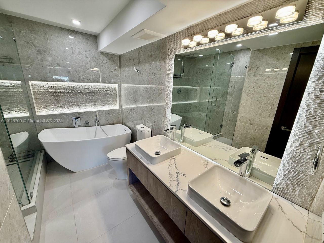 900 Bay Dr #524 Miami Beach, FL 33141