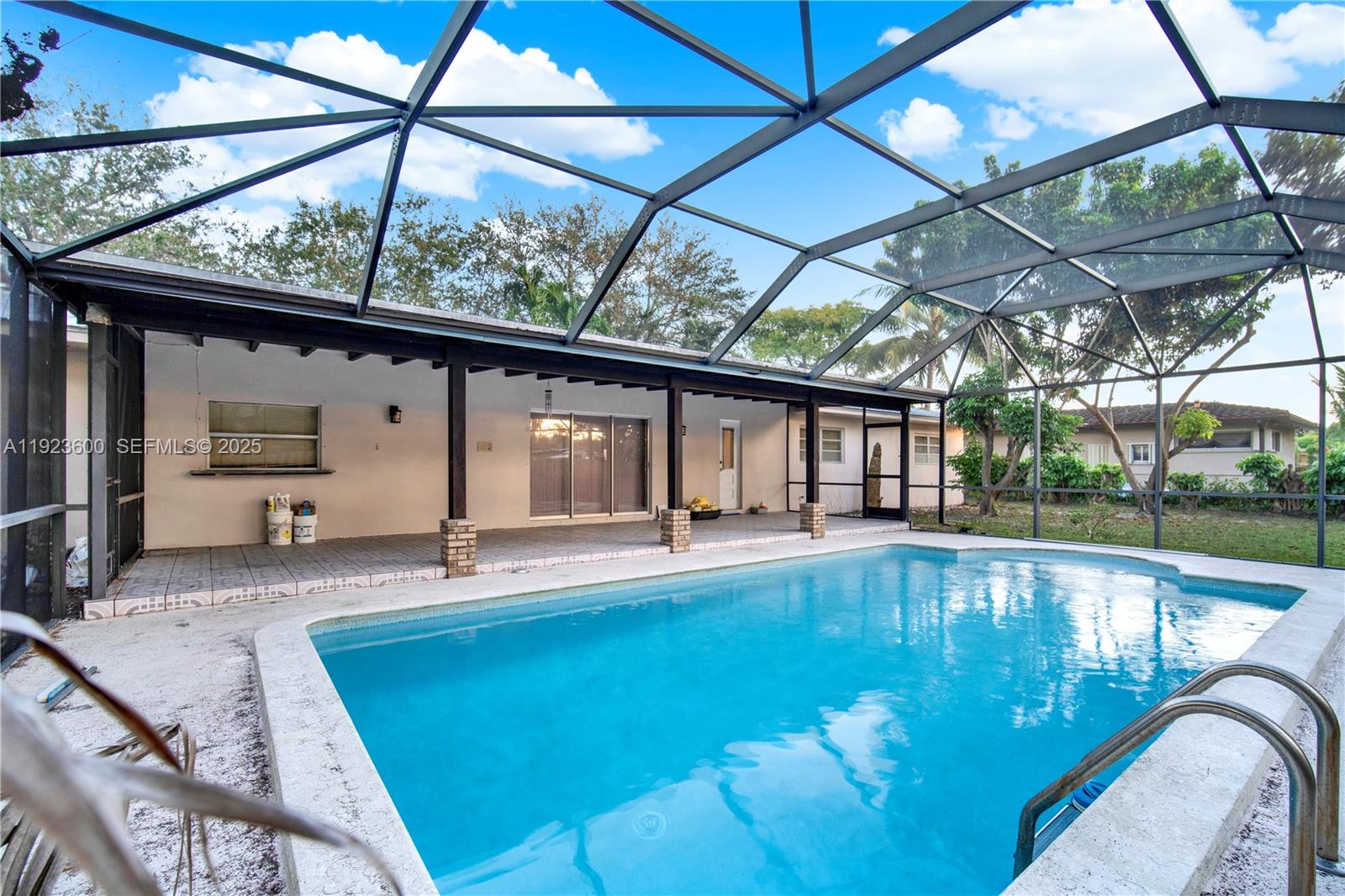 13240 SW 98th Pl Miami, FL 33176