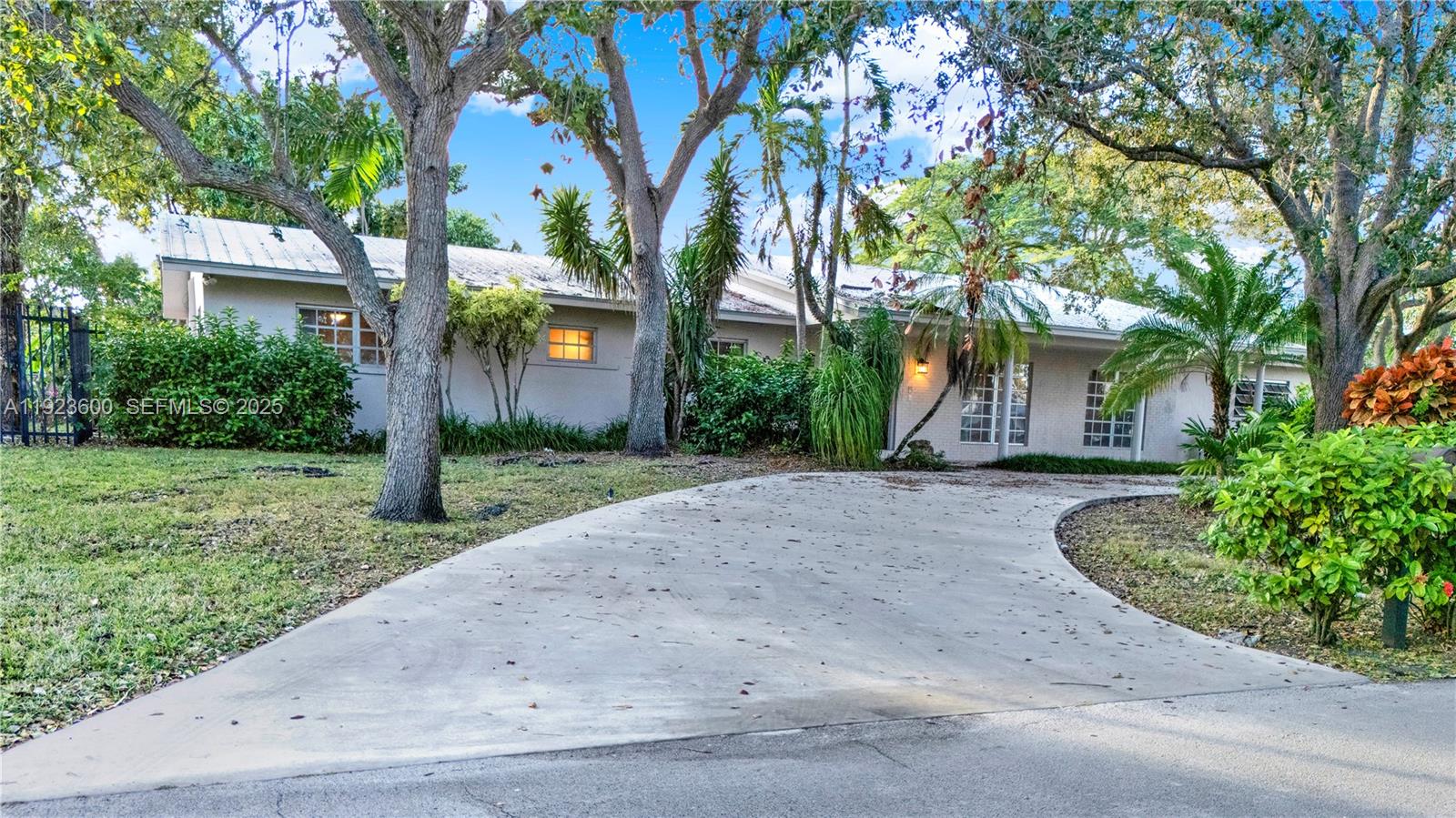 13240 SW 98th Pl Miami, FL 33176