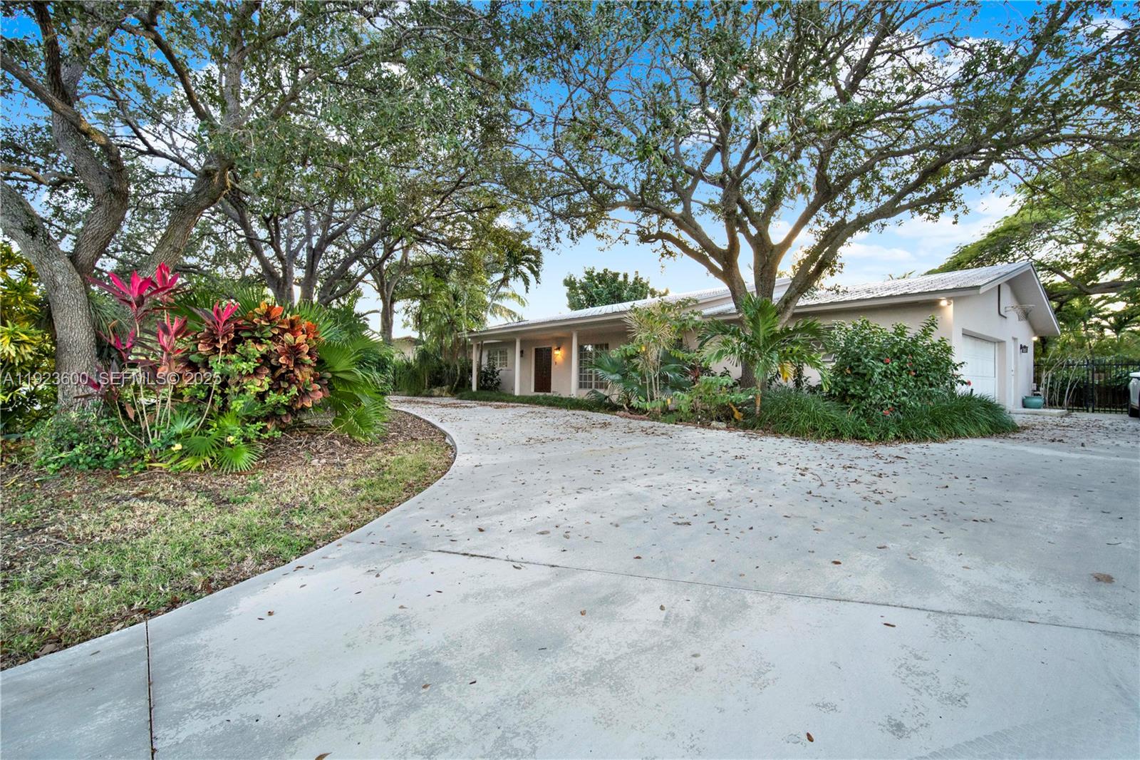 13240 SW 98th Pl Miami, FL 33176