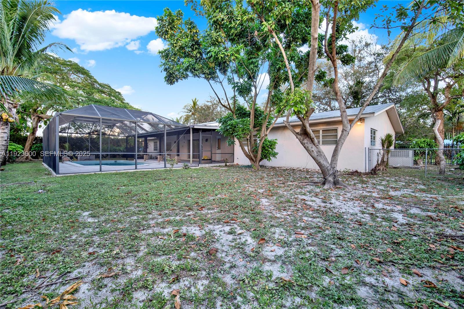 13240 SW 98th Pl Miami, FL 33176