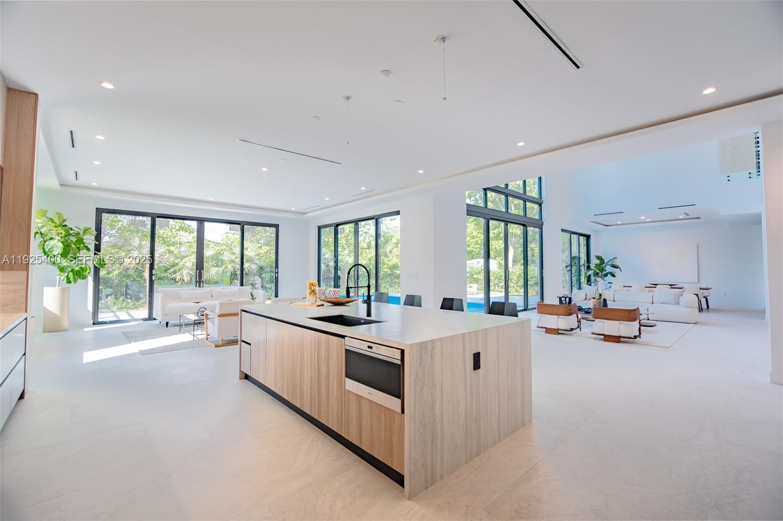 9840 SW 73rd Ct Pinecrest, FL 33156