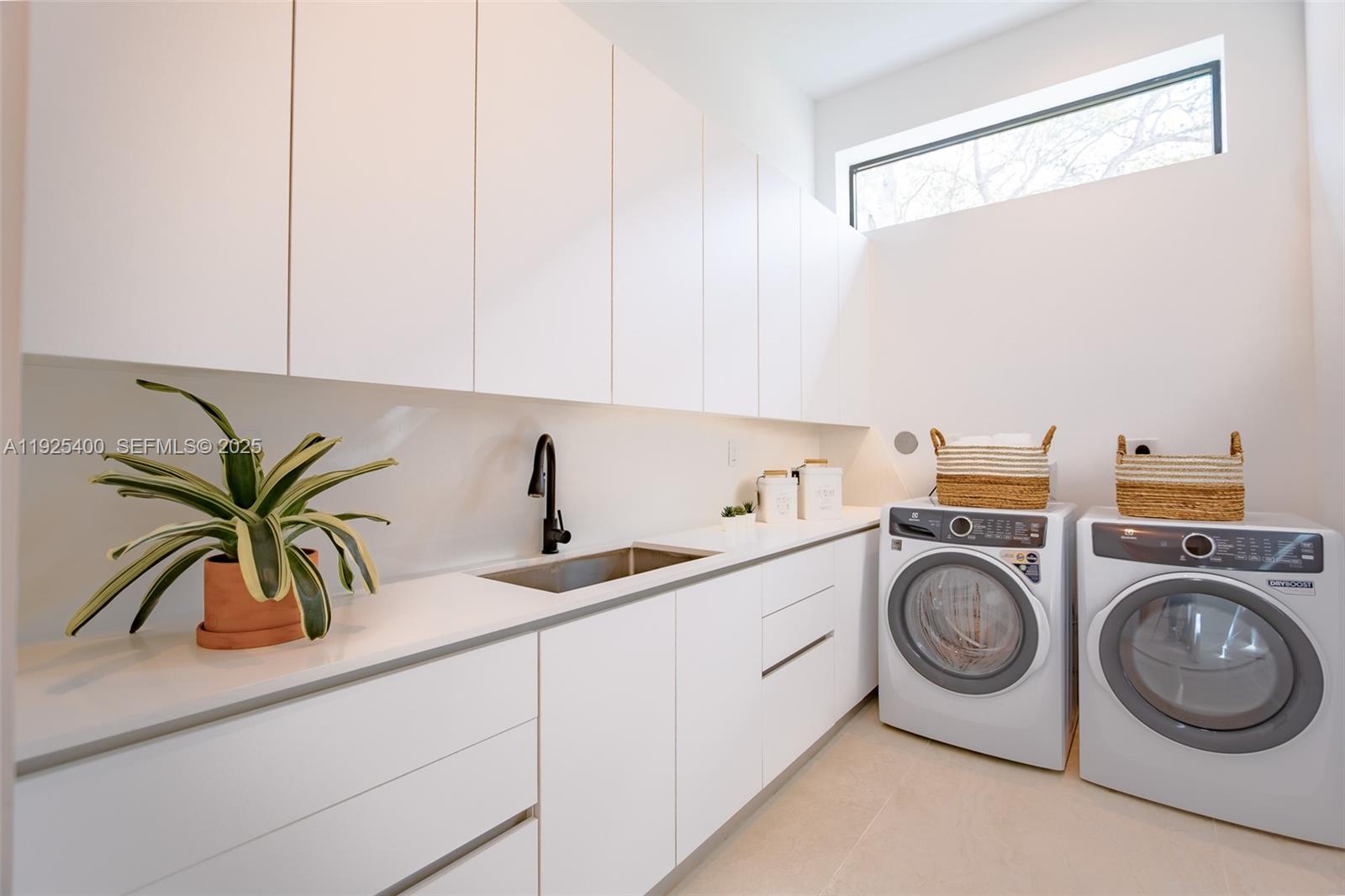 9840 SW 73rd Ct Pinecrest, FL 33156