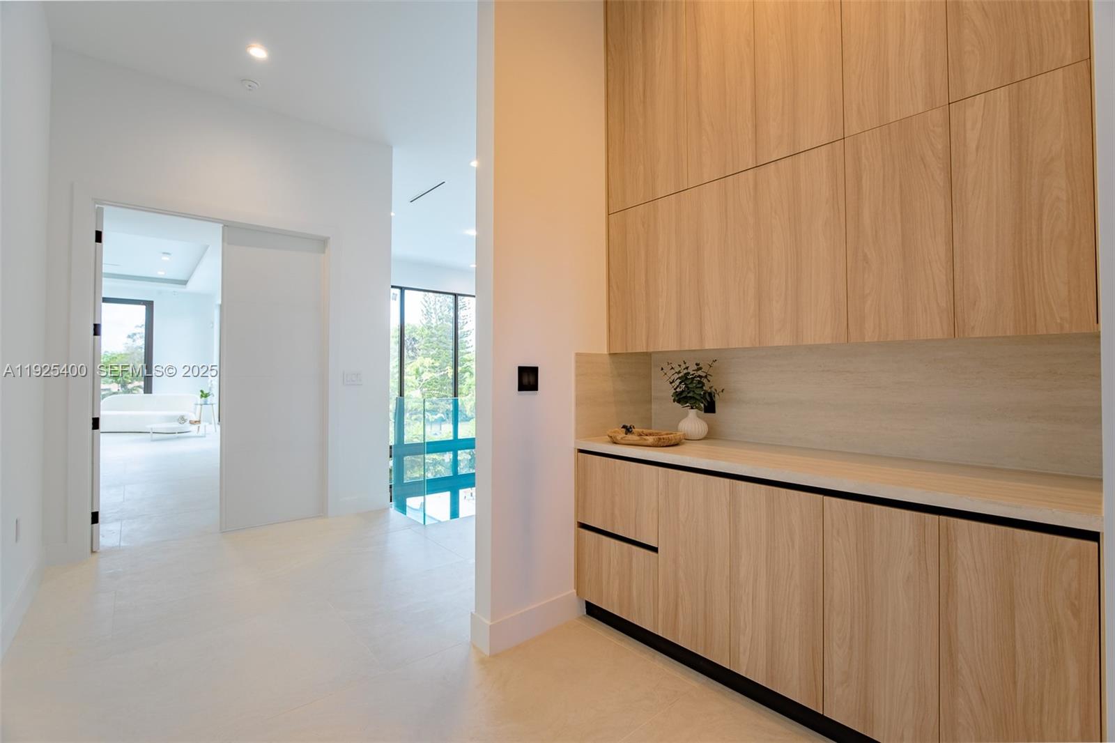 9840 SW 73rd Ct Pinecrest, FL 33156