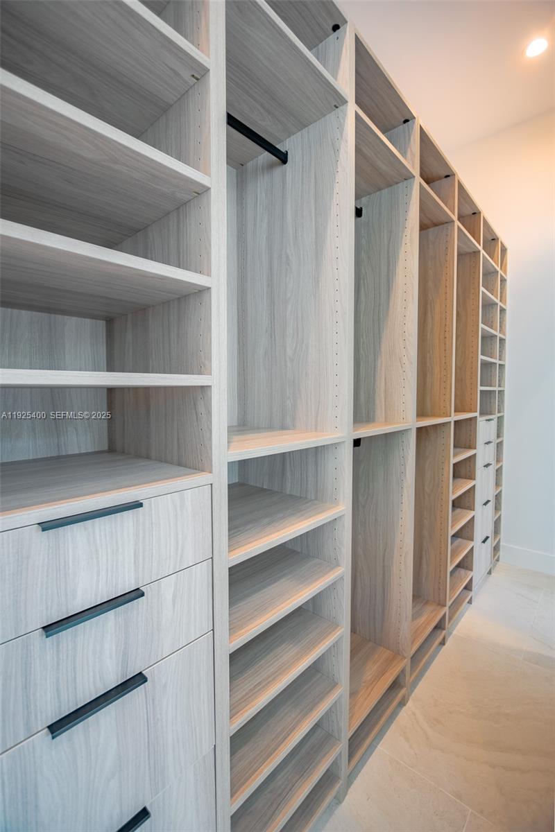 9840 SW 73rd Ct Pinecrest, FL 33156