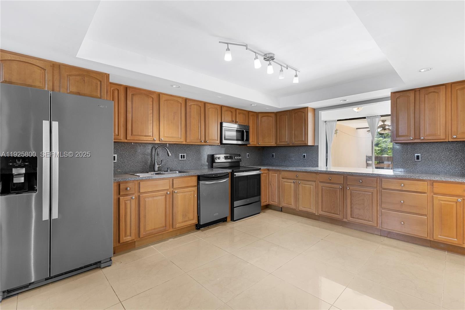 120 SW 96th Ter #204 Plantation, FL 33324