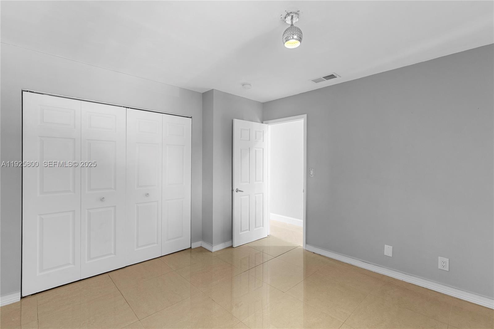 120 SW 96th Ter #204 Plantation, FL 33324