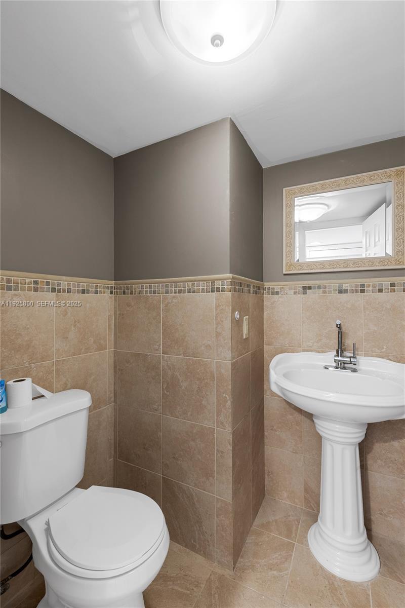 120 SW 96th Ter #204 Plantation, FL 33324