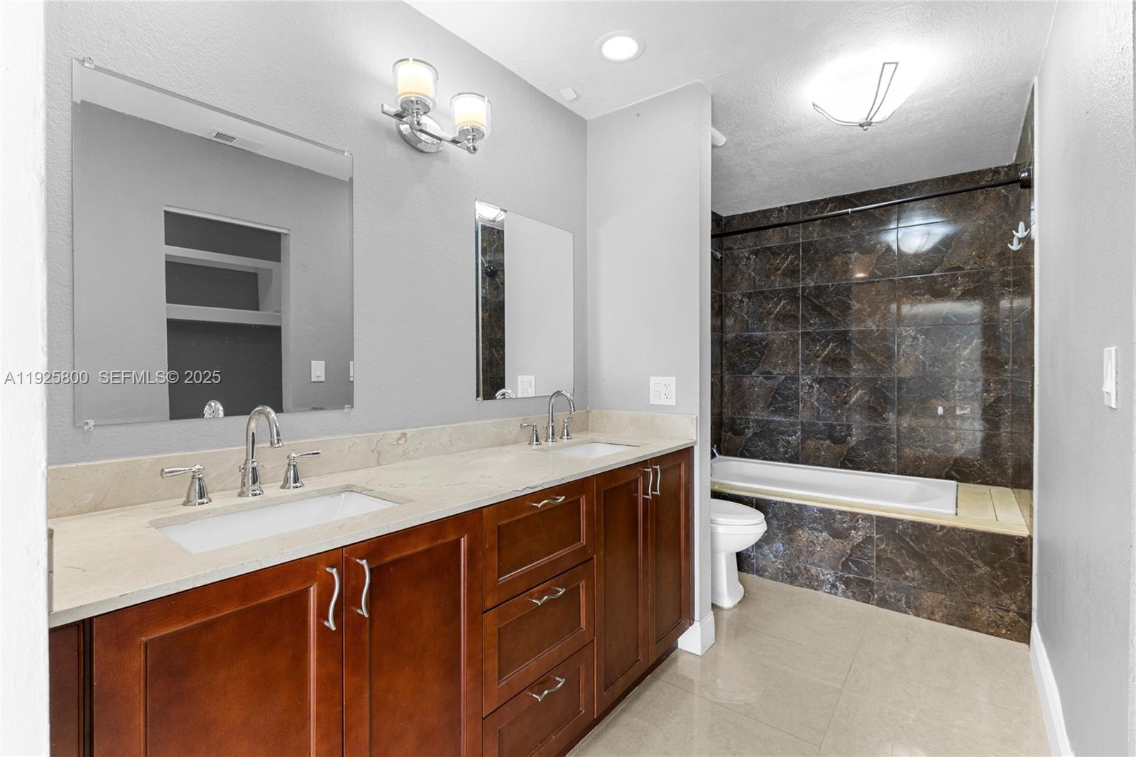 120 SW 96th Ter #204 Plantation, FL 33324