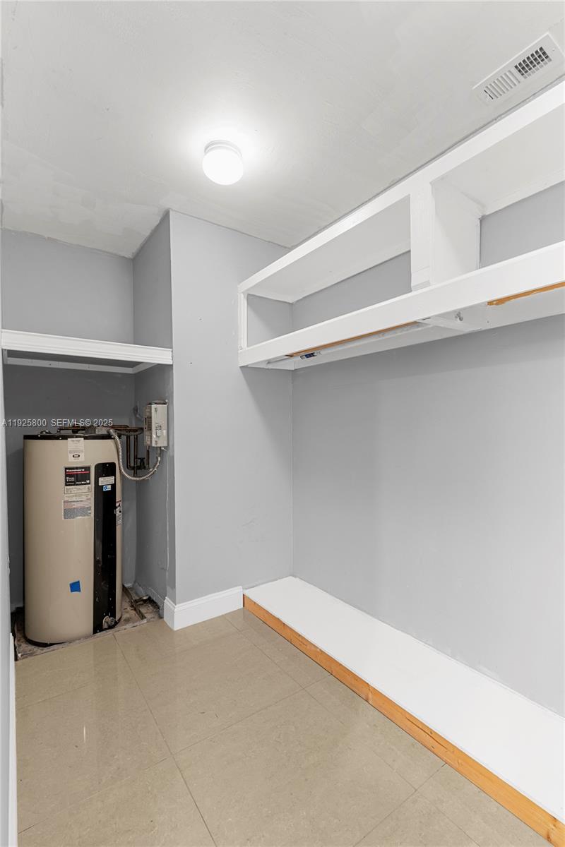 120 SW 96th Ter #204 Plantation, FL 33324