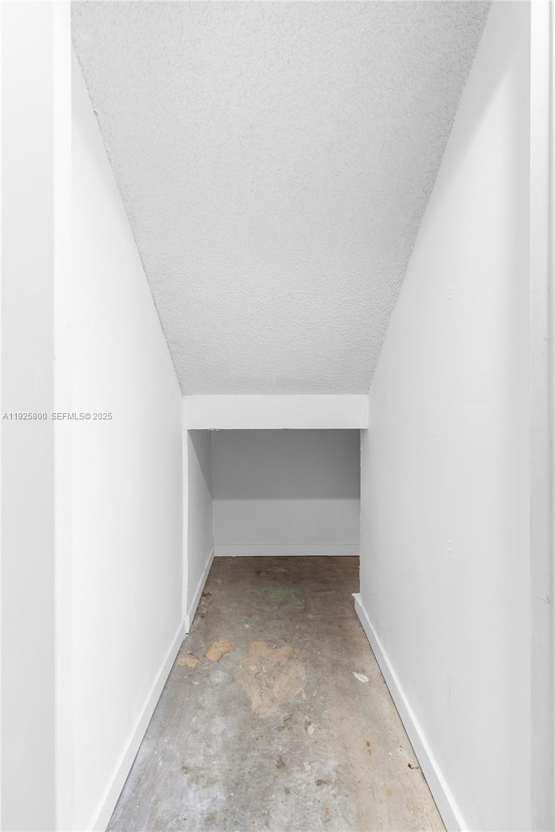 120 SW 96th Ter #204 Plantation, FL 33324