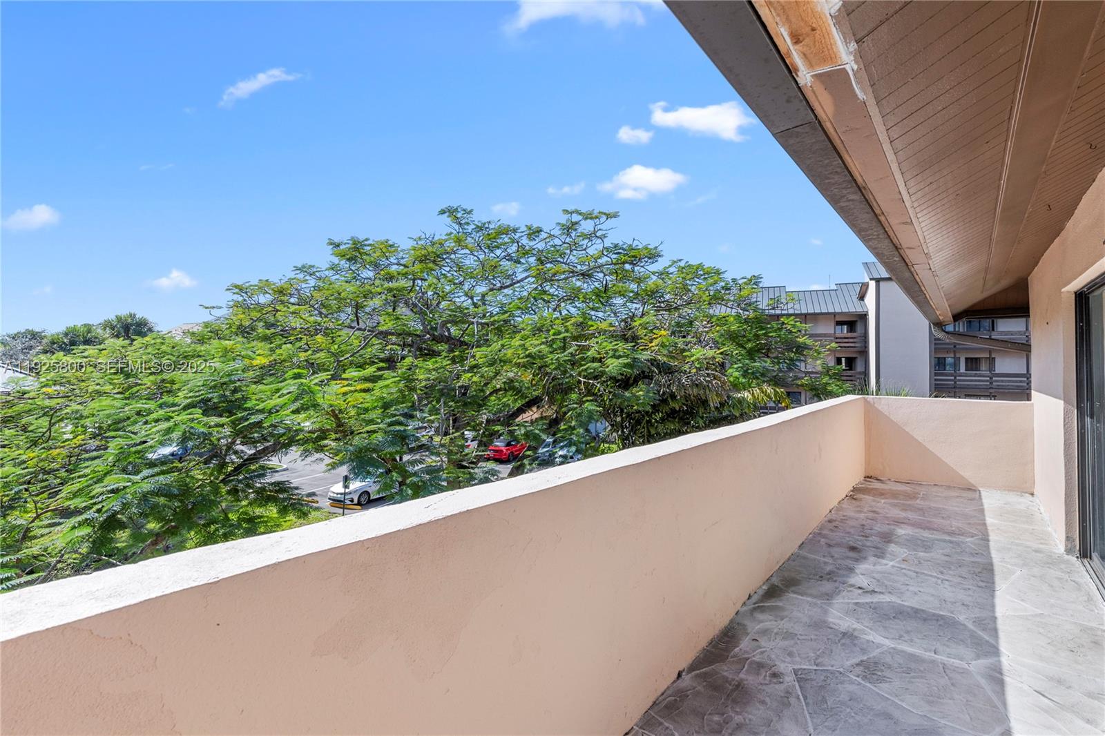 120 SW 96th Ter #204 Plantation, FL 33324