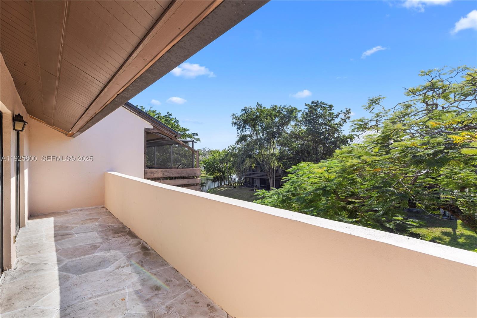 120 SW 96th Ter #204 Plantation, FL 33324