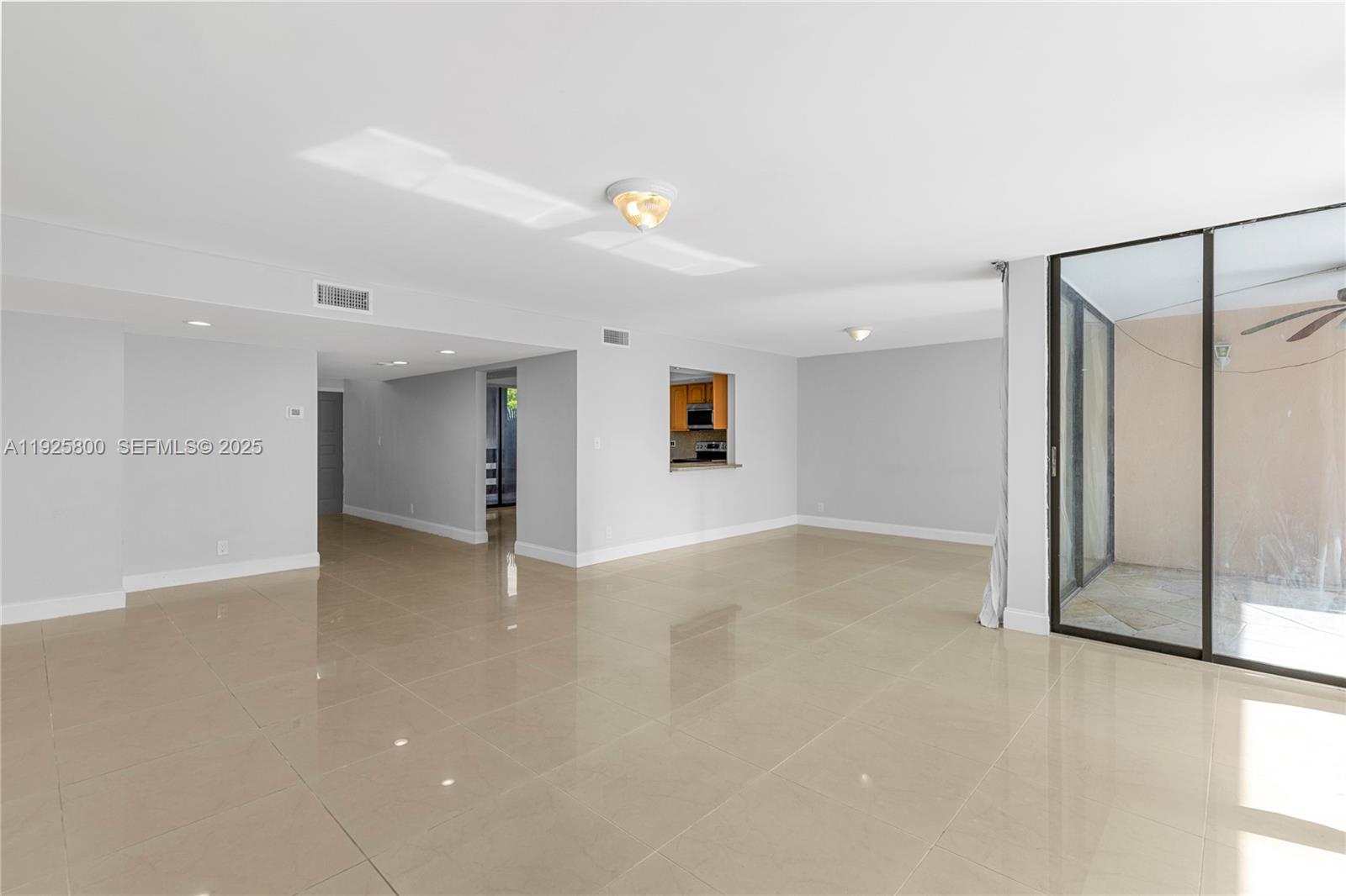 120 SW 96th Ter #204 Plantation, FL 33324