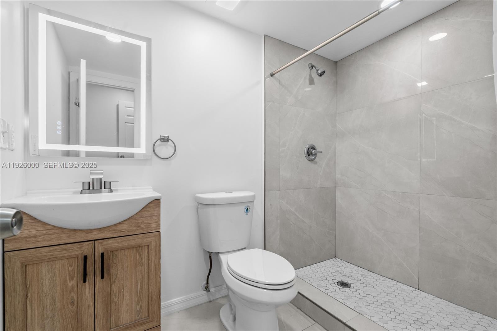 201 S Biscayne Riv Dr Miami, FL 33169