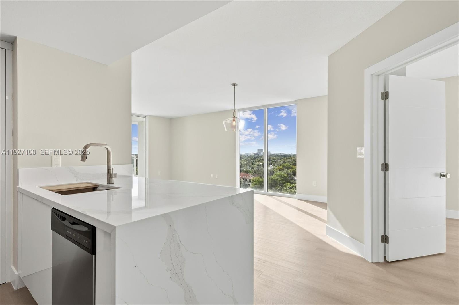 1401 SW 22nd St #1001 Miami, FL 33145