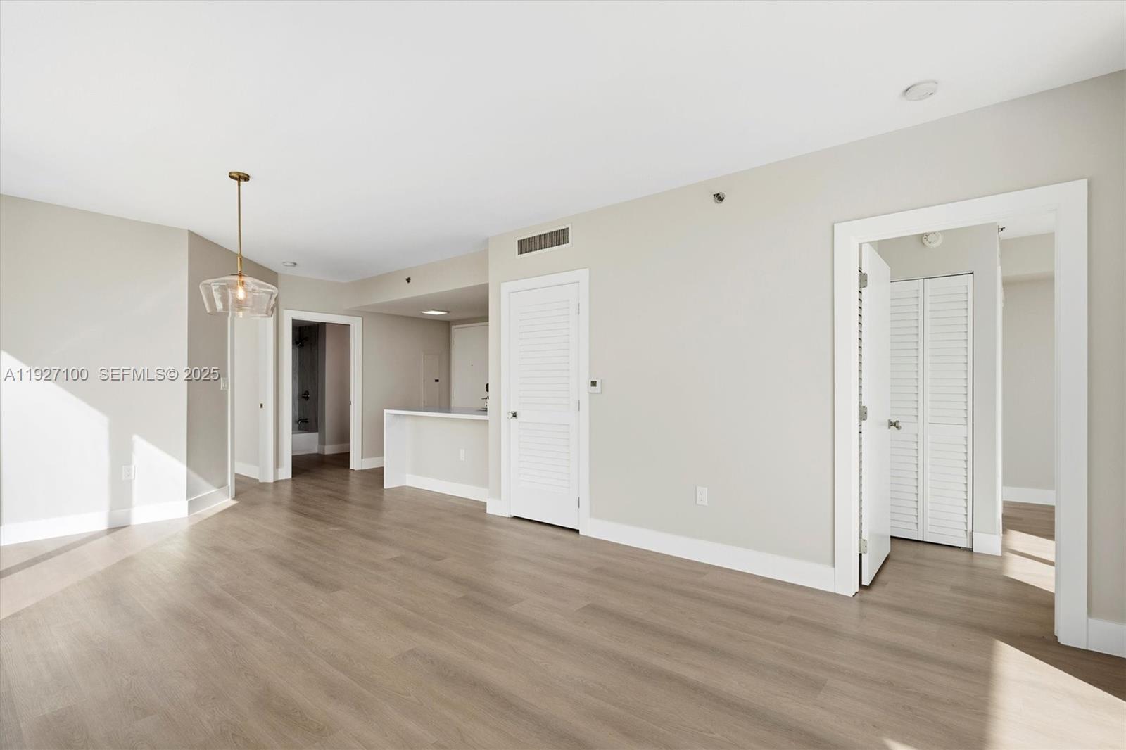 1401 SW 22nd St #1001 Miami, FL 33145