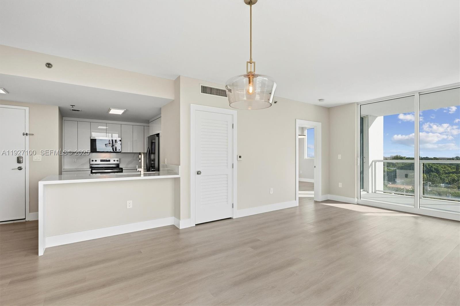 1401 SW 22nd St #1001 Miami, FL 33145