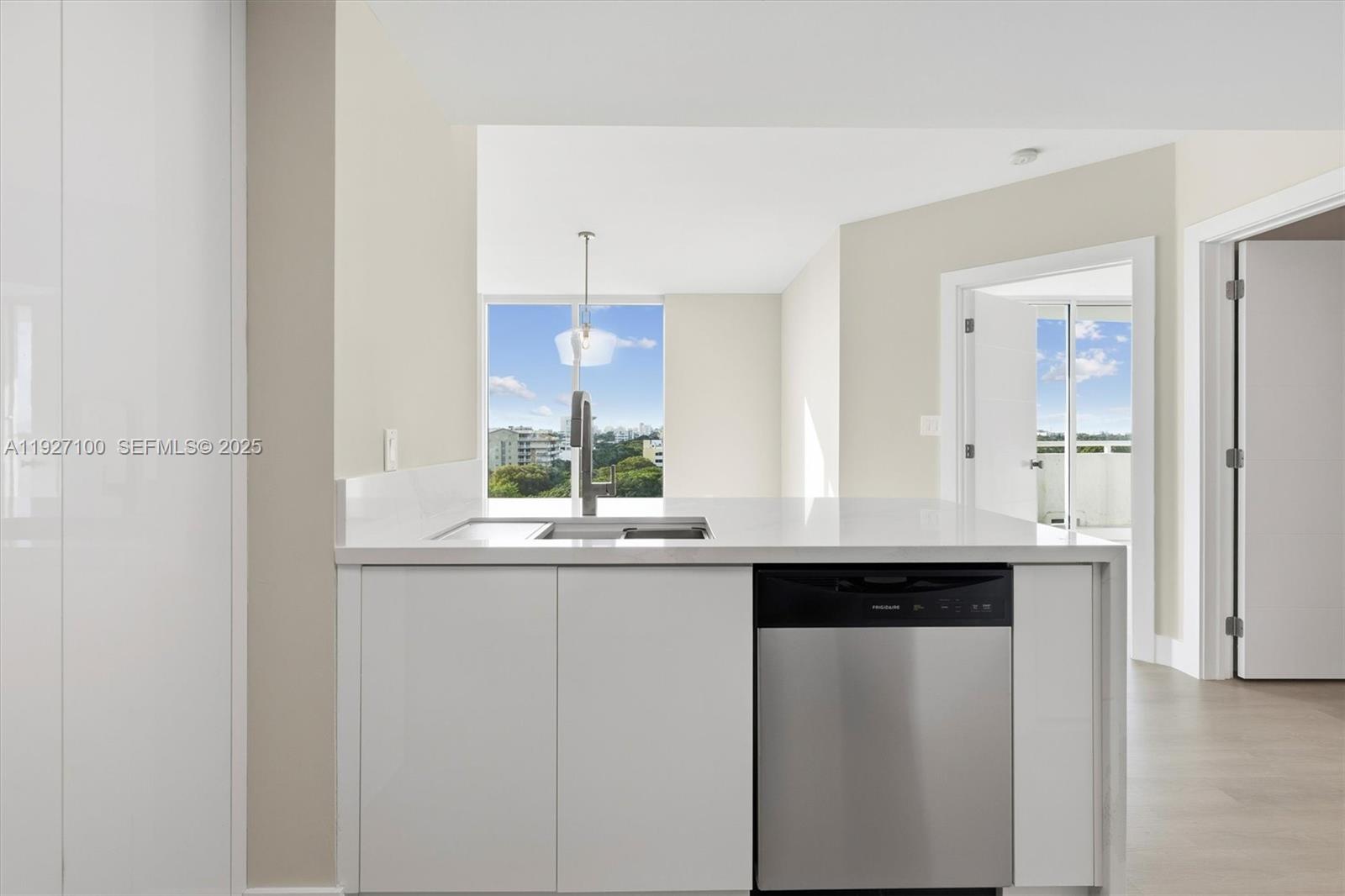 1401 SW 22nd St #1001 Miami, FL 33145