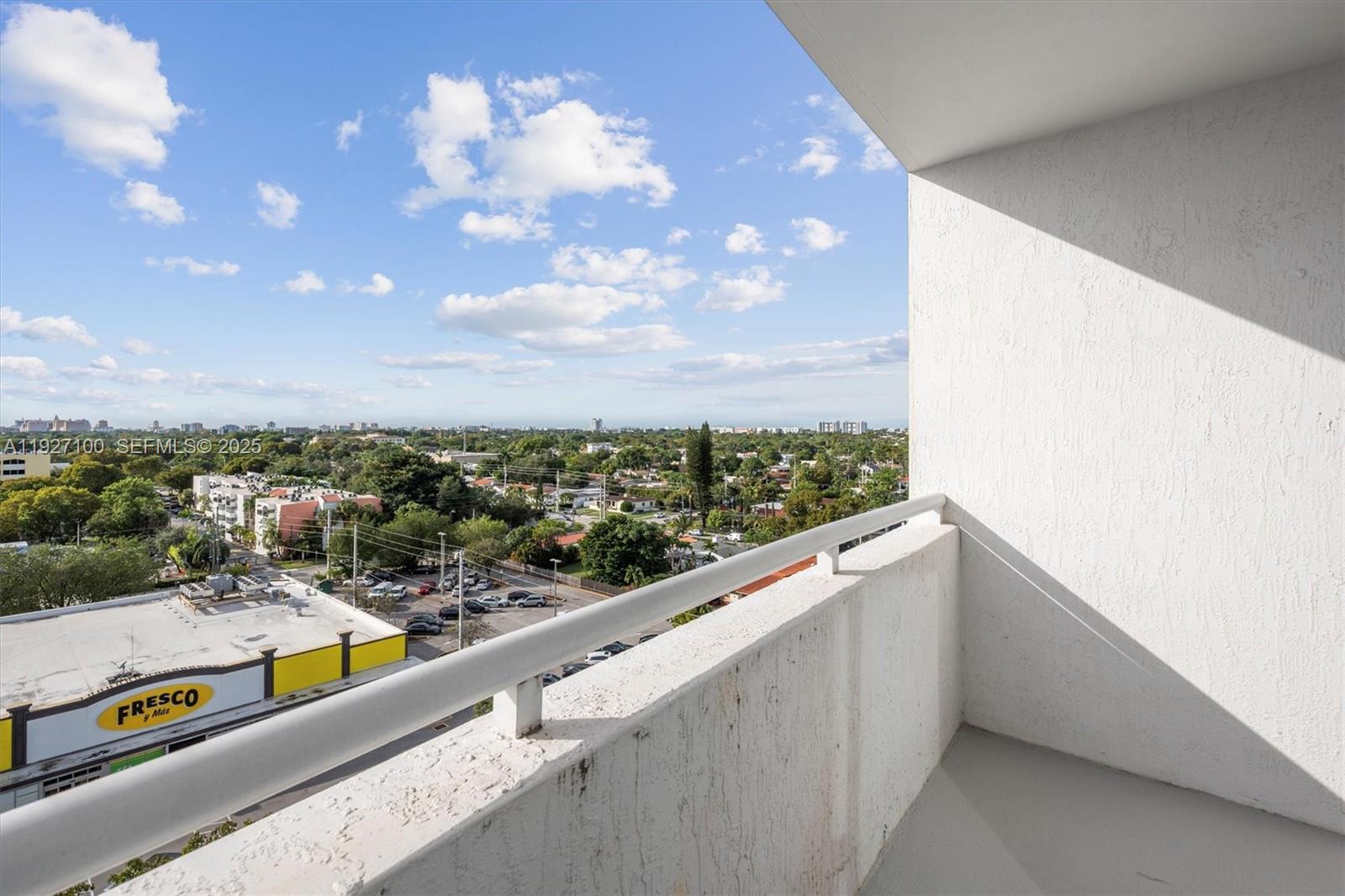 1401 SW 22nd St #1001 Miami, FL 33145