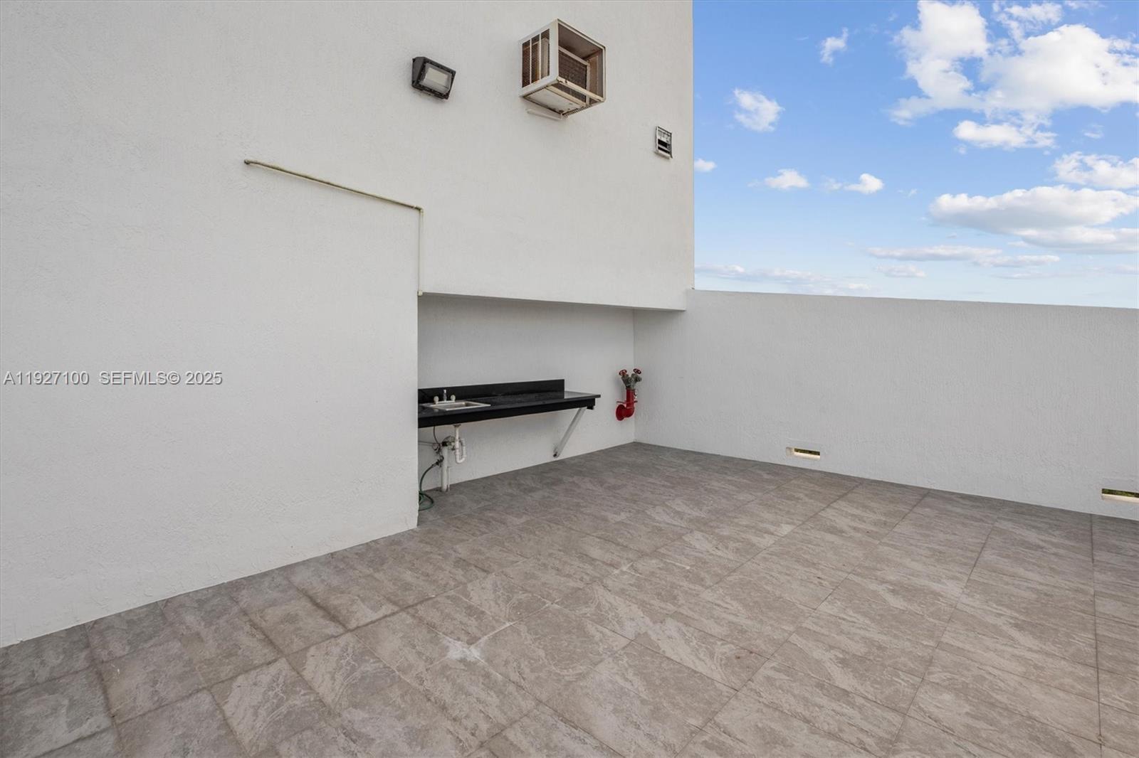 1401 SW 22nd St #1001 Miami, FL 33145