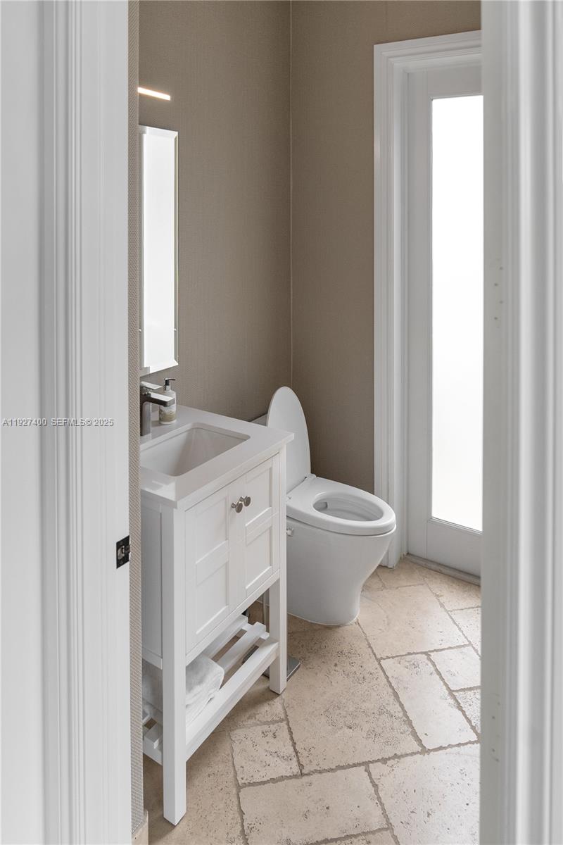 2320 NE 34th Ct Lighthouse Point, FL 33064