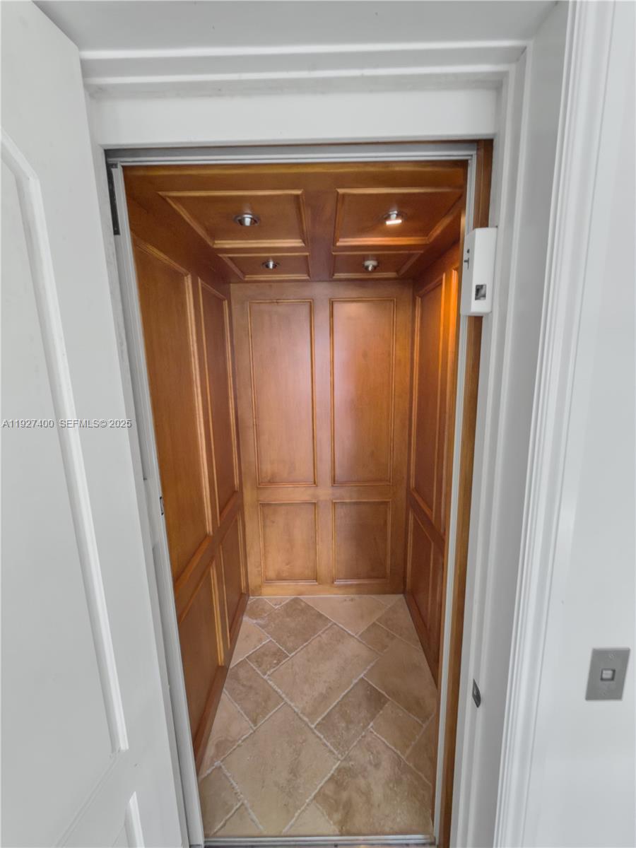 2320 NE 34th Ct Lighthouse Point, FL 33064