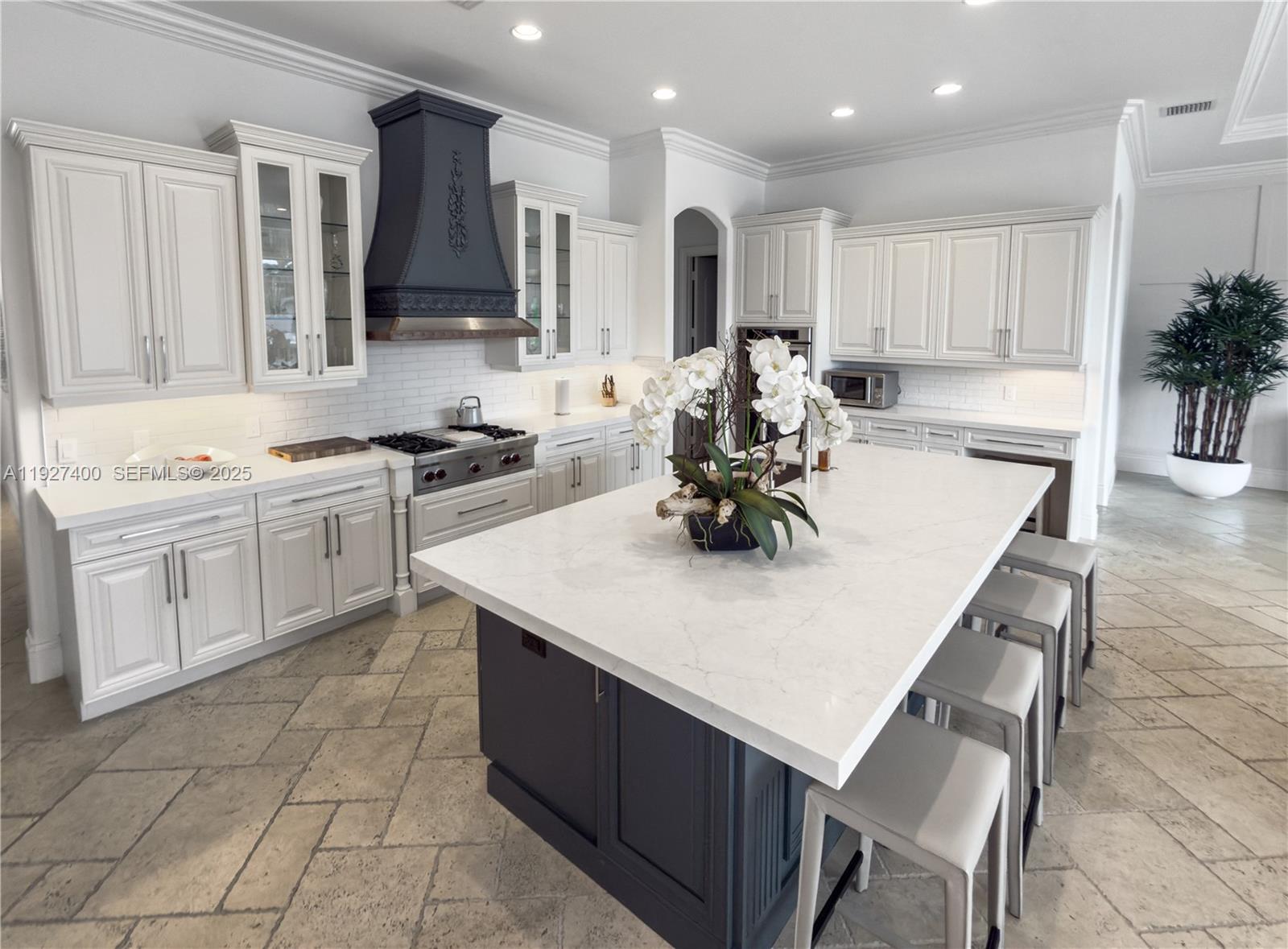 2320 NE 34th Ct Lighthouse Point, FL 33064