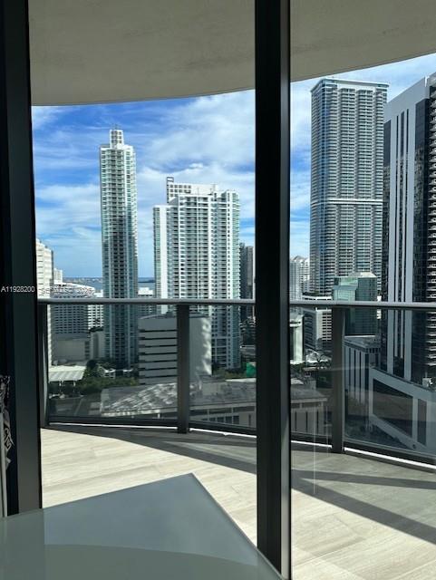 image Brickell Heights East23