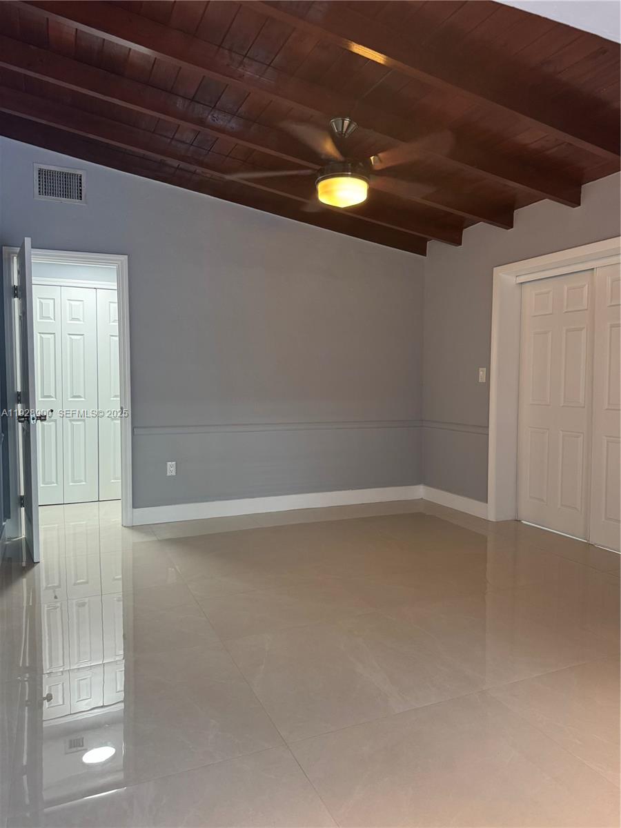 881 Hialeah Dr Hialeah, FL 33010