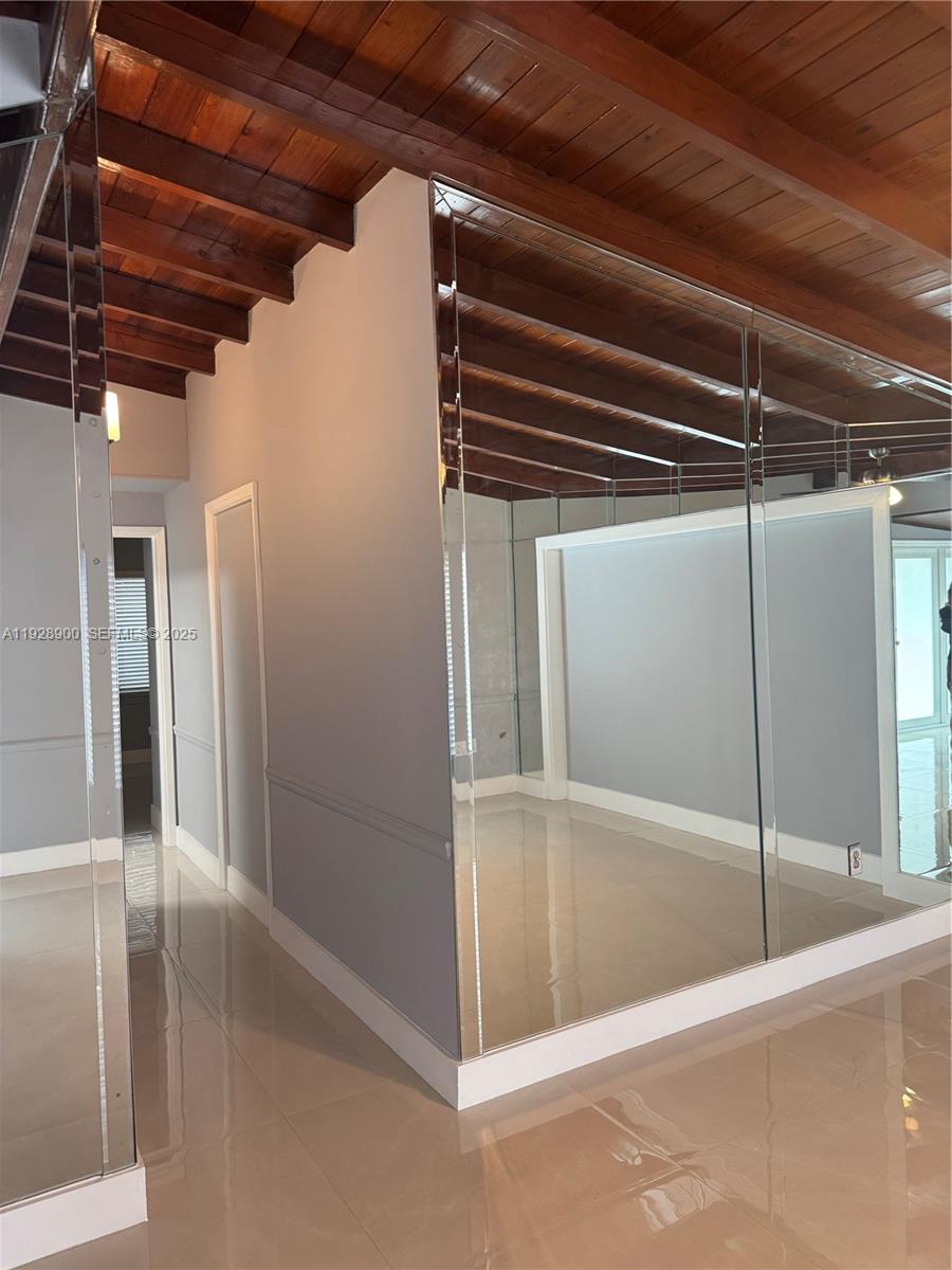 881 Hialeah Dr Hialeah, FL 33010