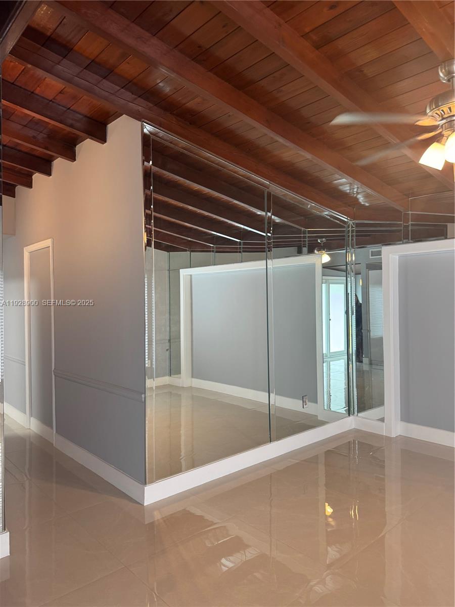 881 Hialeah Dr Hialeah, FL 33010