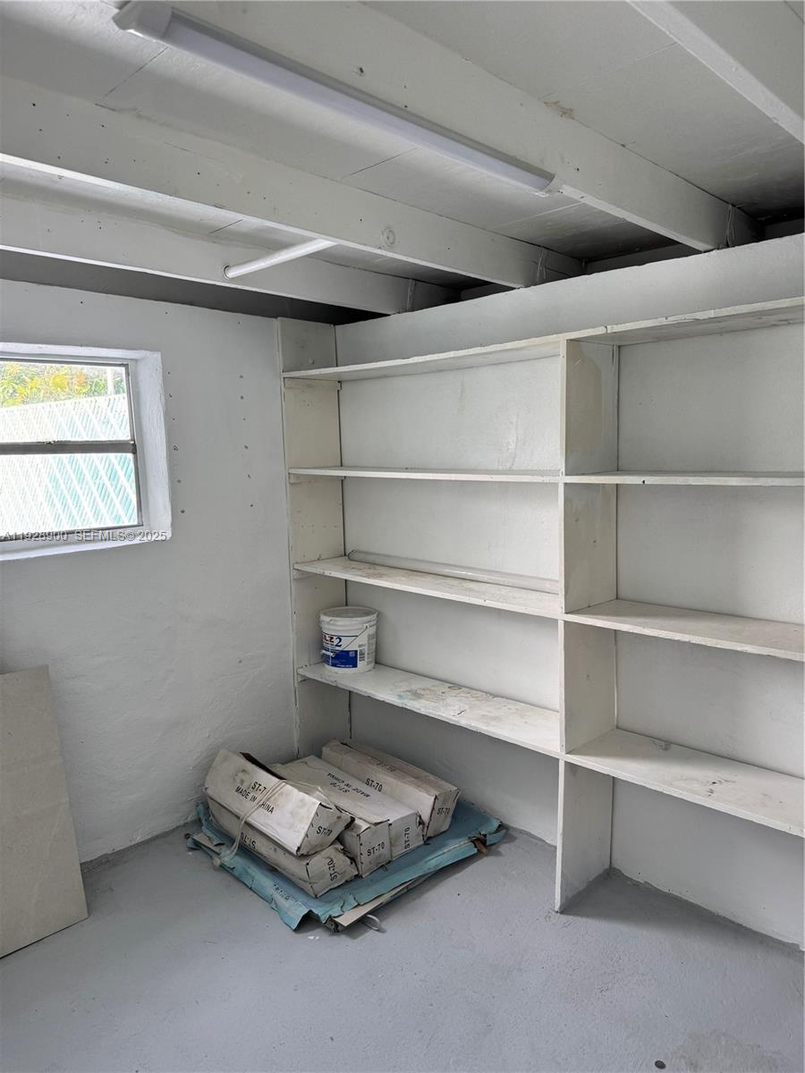 881 Hialeah Dr Hialeah, FL 33010