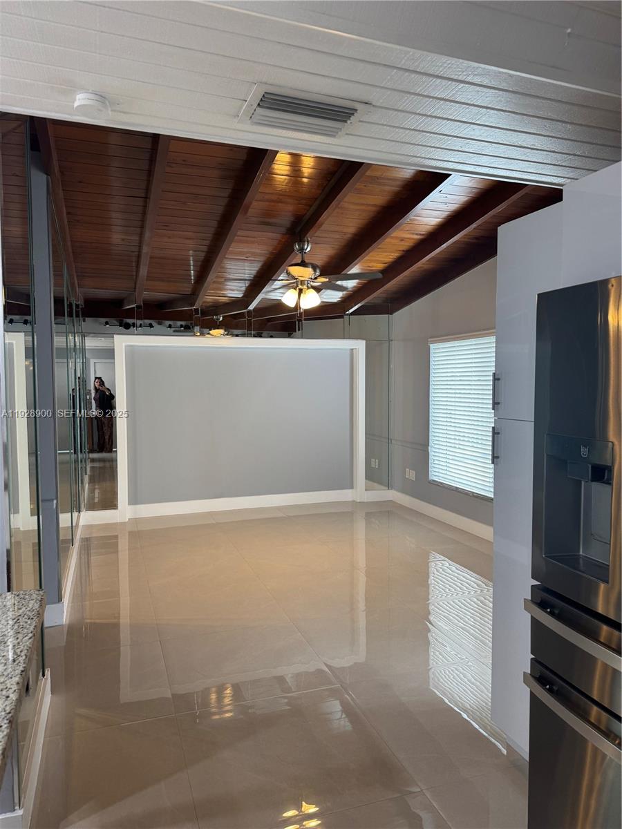 881 Hialeah Dr Hialeah, FL 33010