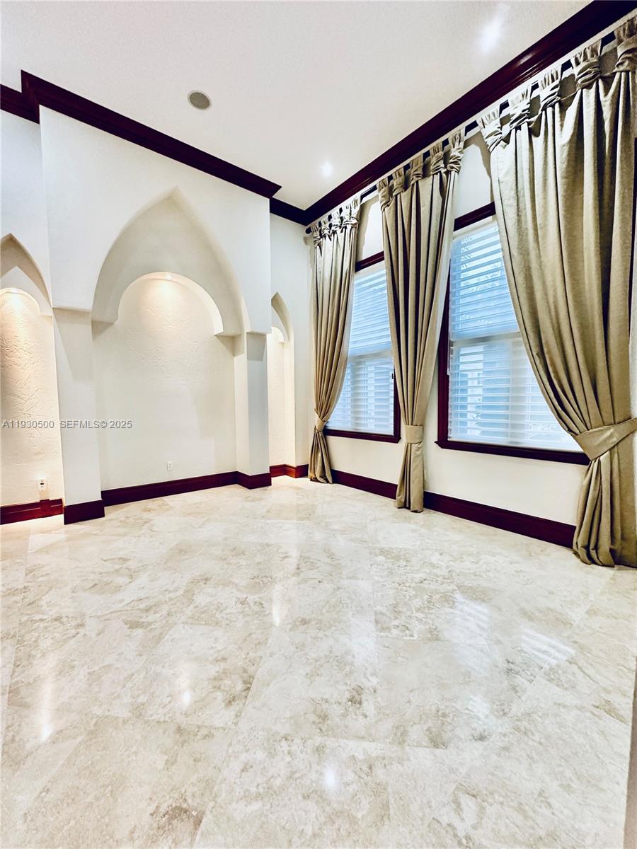 6180 SW 132nd St Pinecrest, FL 33156