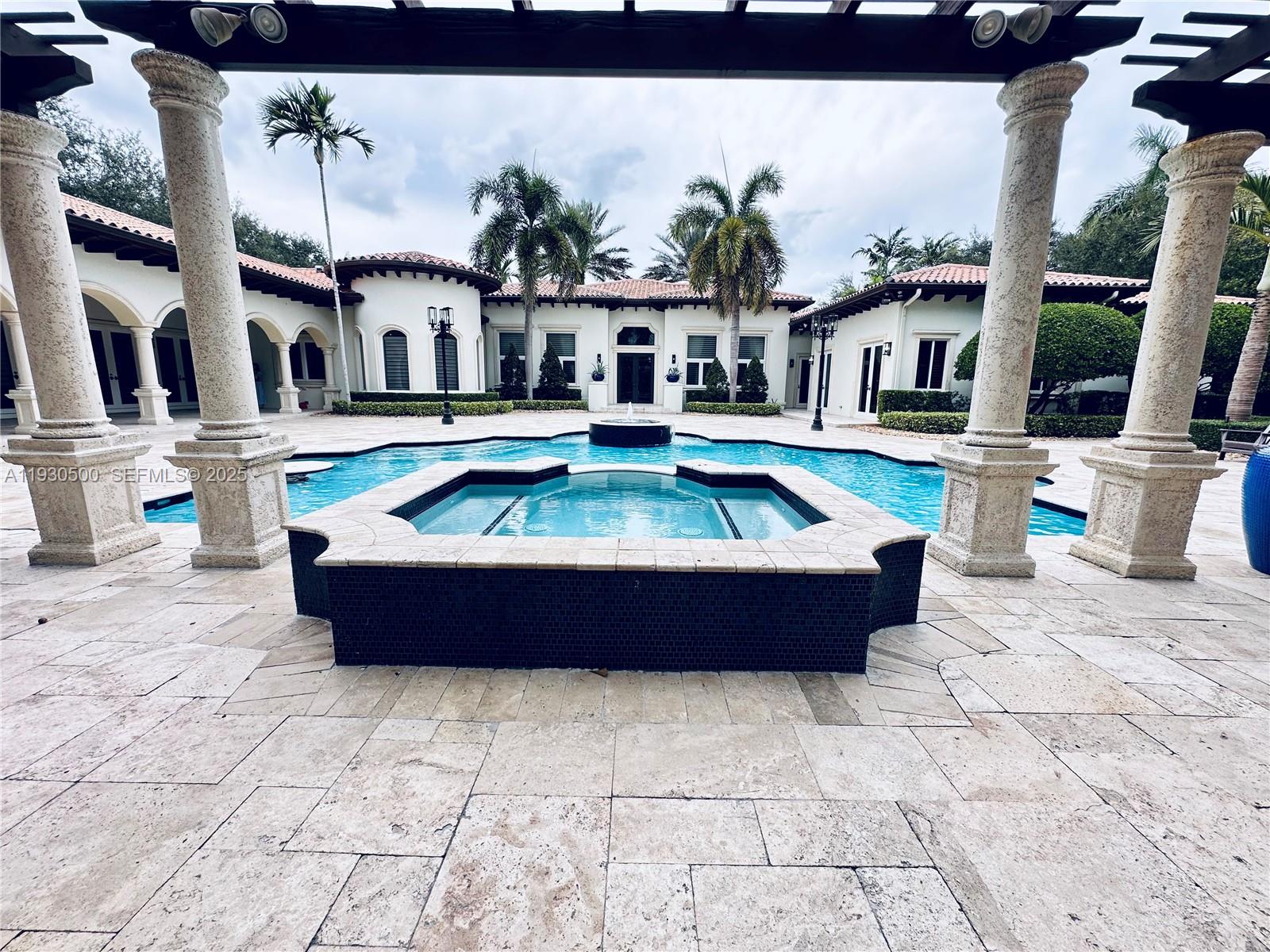 6180 SW 132nd St Pinecrest, FL 33156