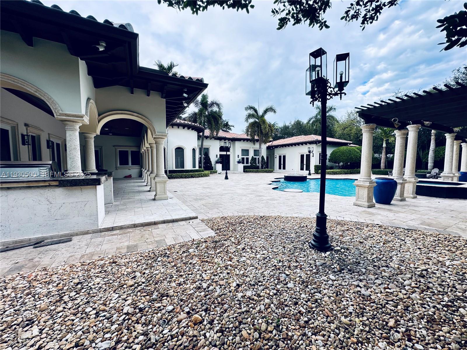 6180 SW 132nd St Pinecrest, FL 33156