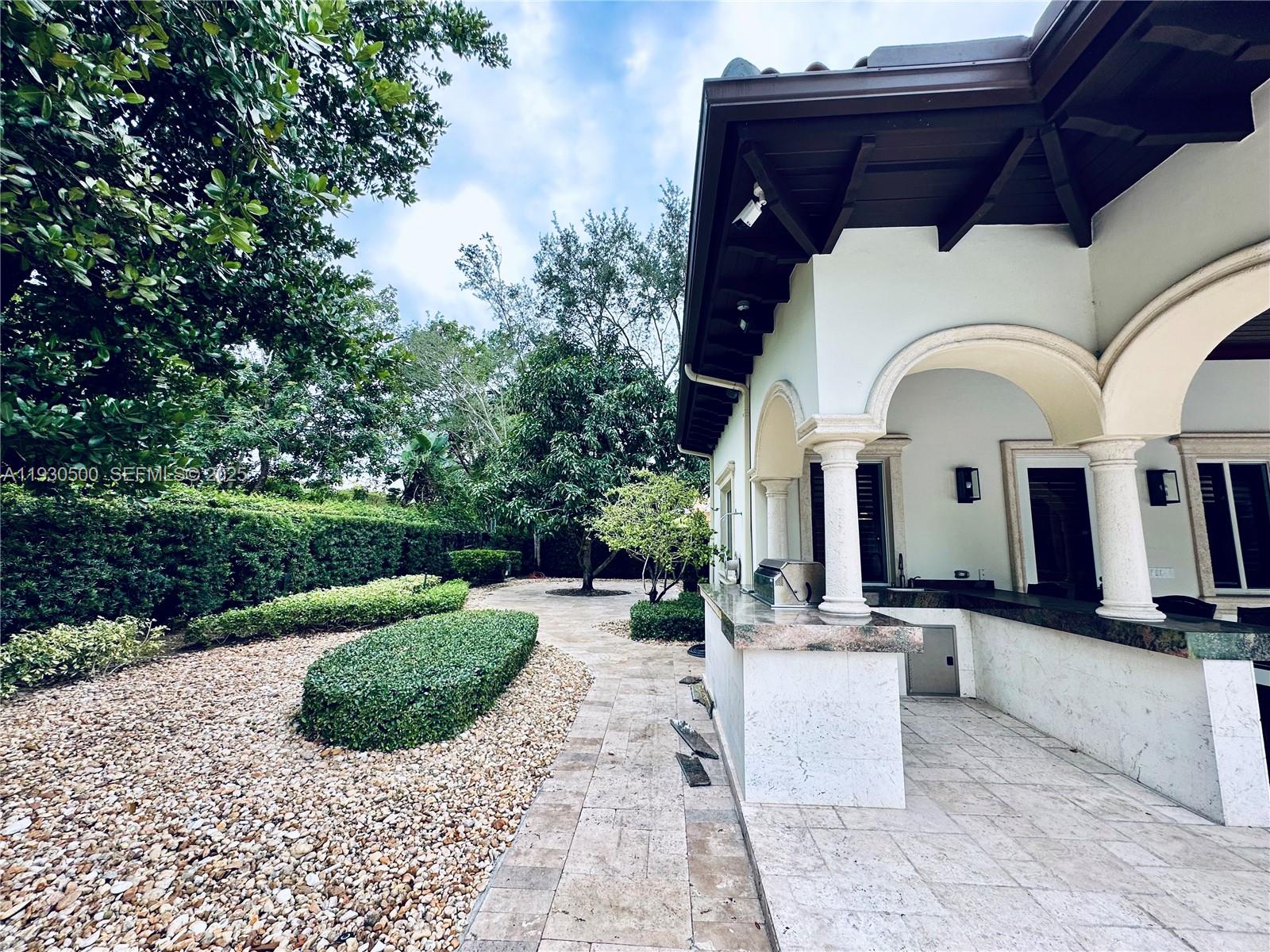 6180 SW 132nd St Pinecrest, FL 33156