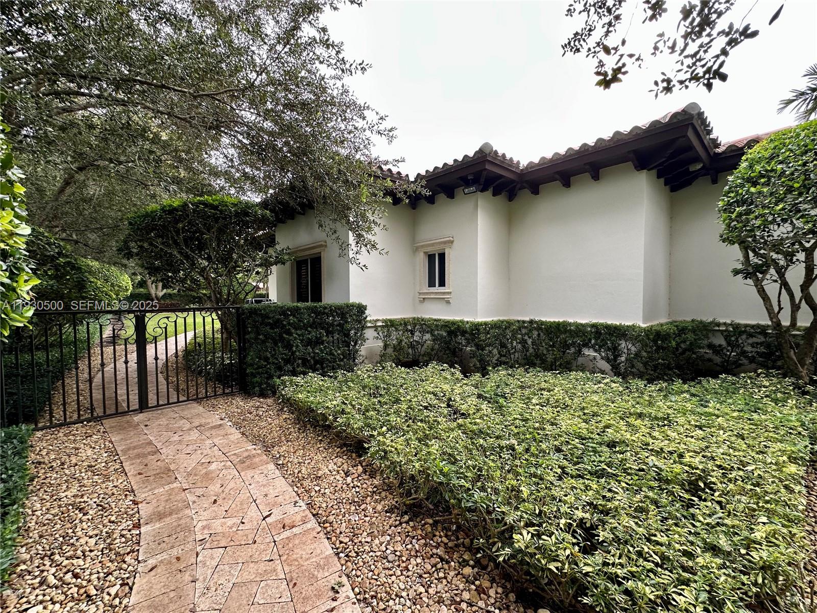 6180 SW 132nd St Pinecrest, FL 33156