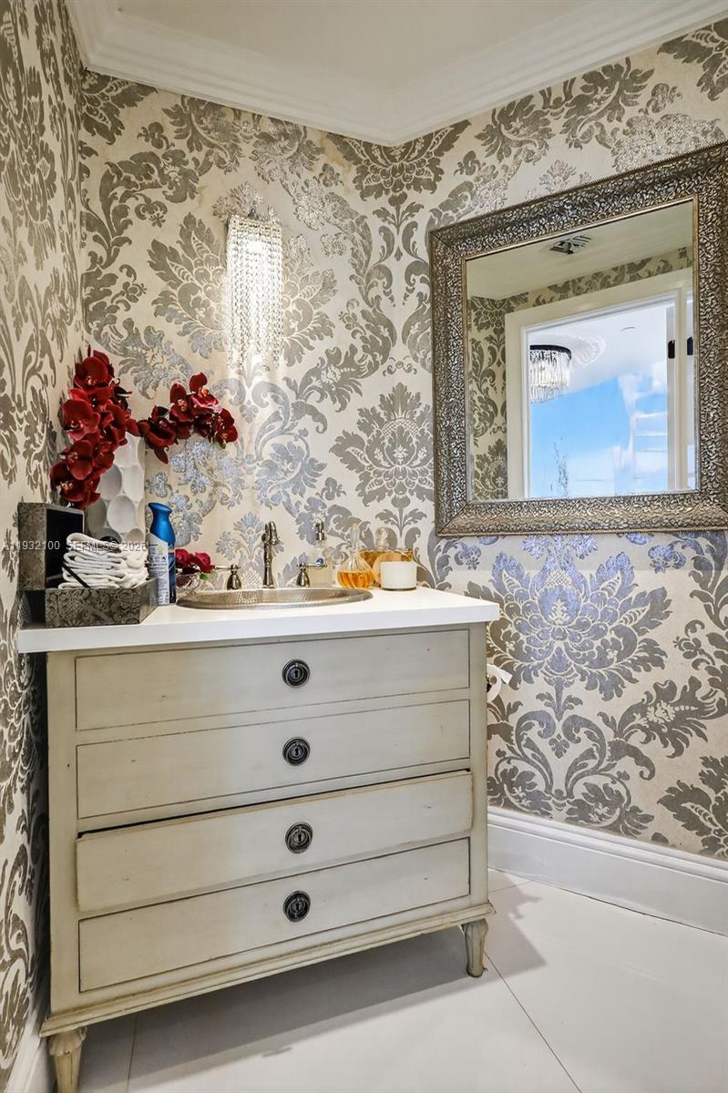 1000 Island Blvd #PH9 Aventura, FL 33160