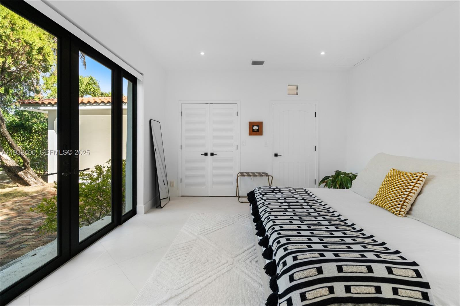 2489 N Meridian Ave Miami Beach, FL 33140