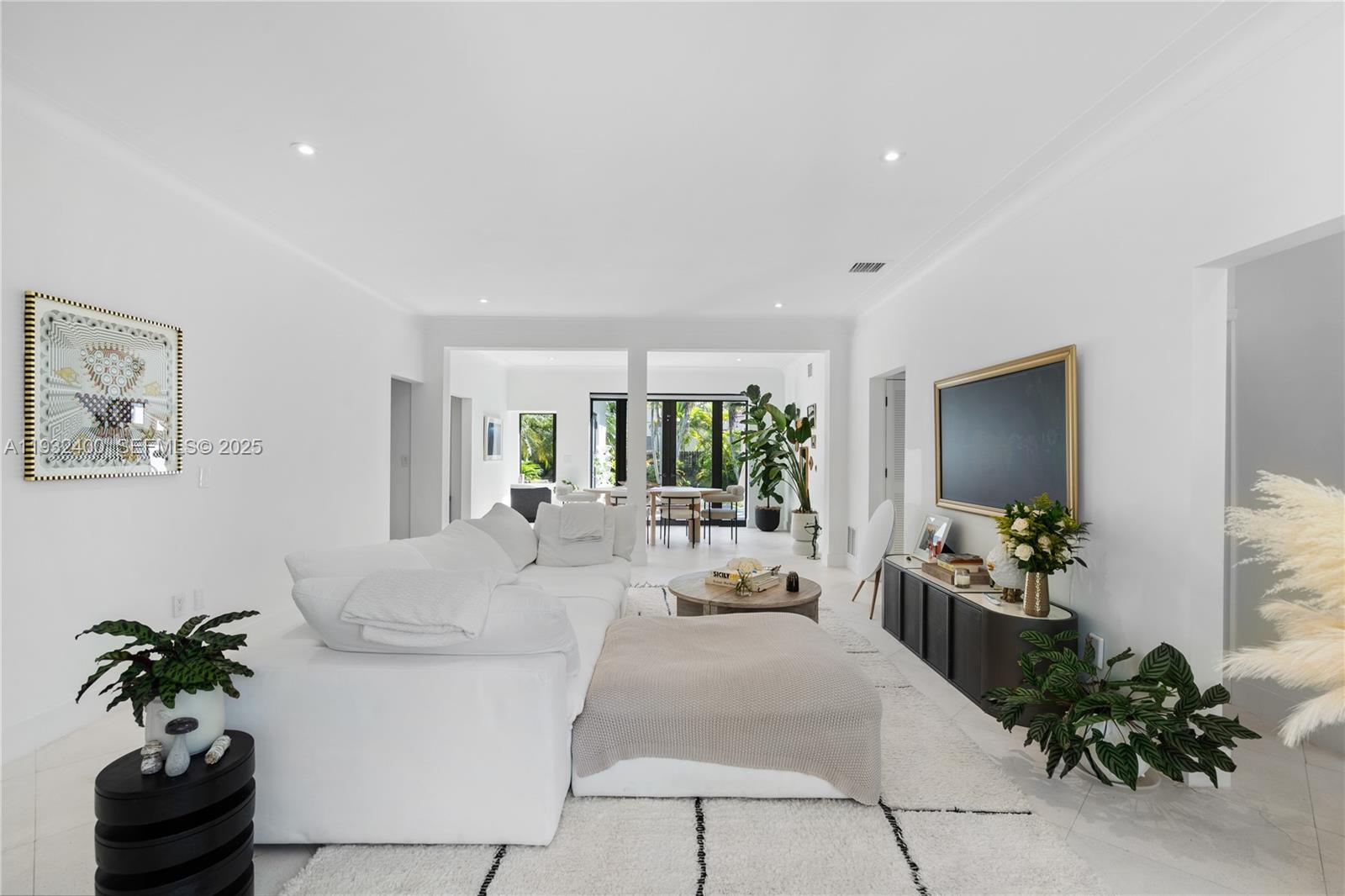 2489 N Meridian Ave Miami Beach, FL 33140