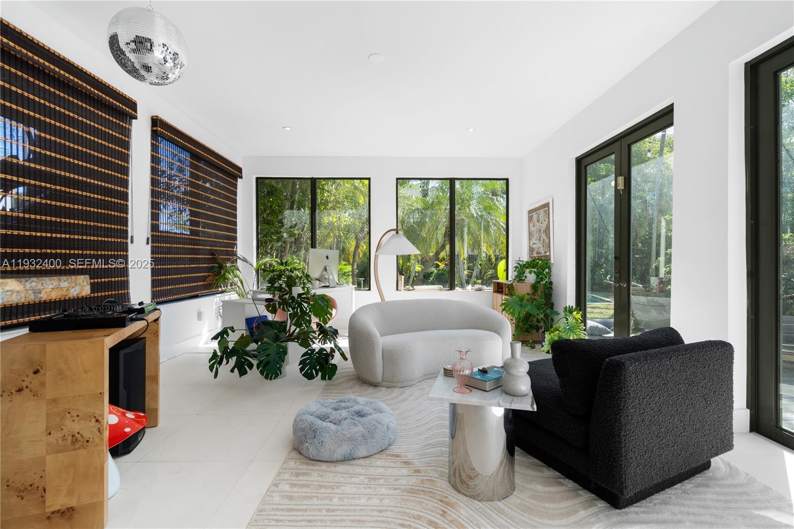 2489 N Meridian Ave Miami Beach, FL 33140