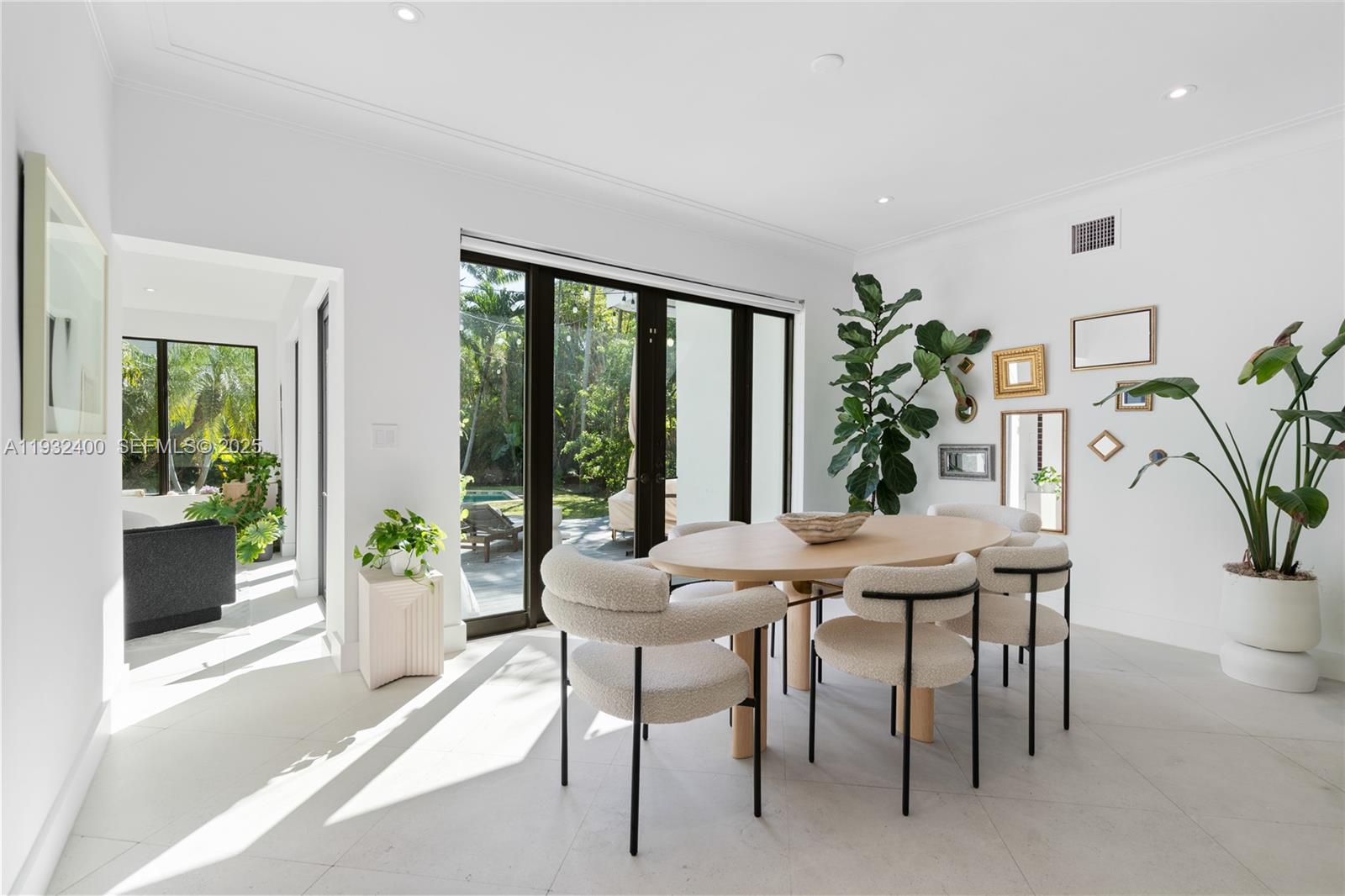 2489 N Meridian Ave Miami Beach, FL 33140