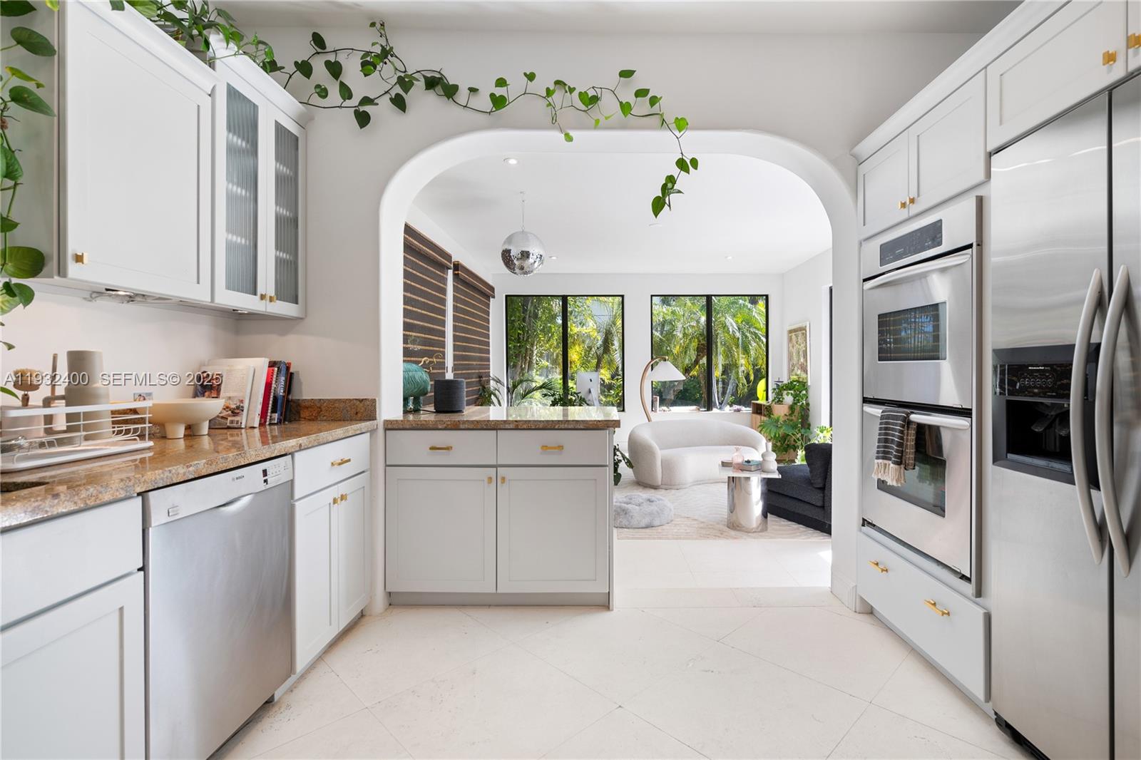 2489 N Meridian Ave Miami Beach, FL 33140