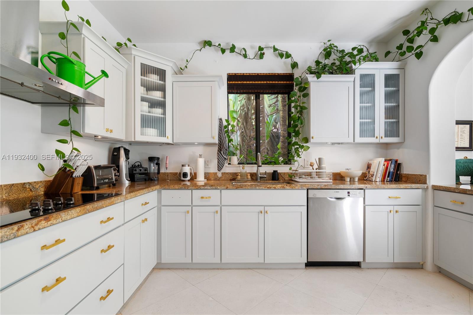 2489 N Meridian Ave Miami Beach, FL 33140